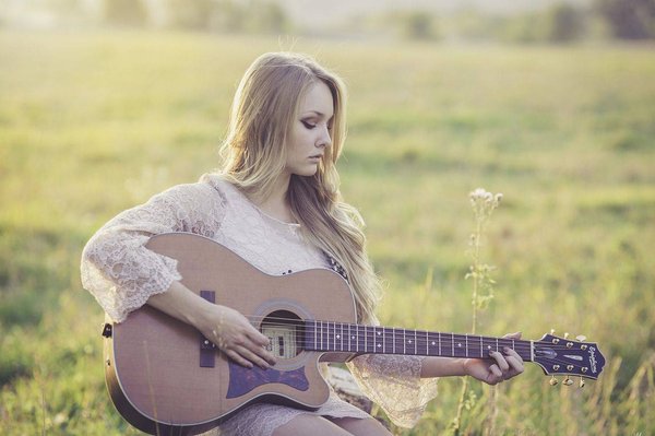 Cours de guitare à domicile pour enfant et adulte
