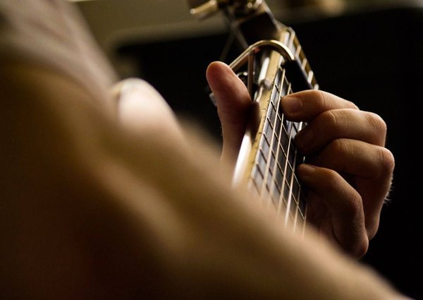 Tous les accessoires utiles pour bien débuter la guitare